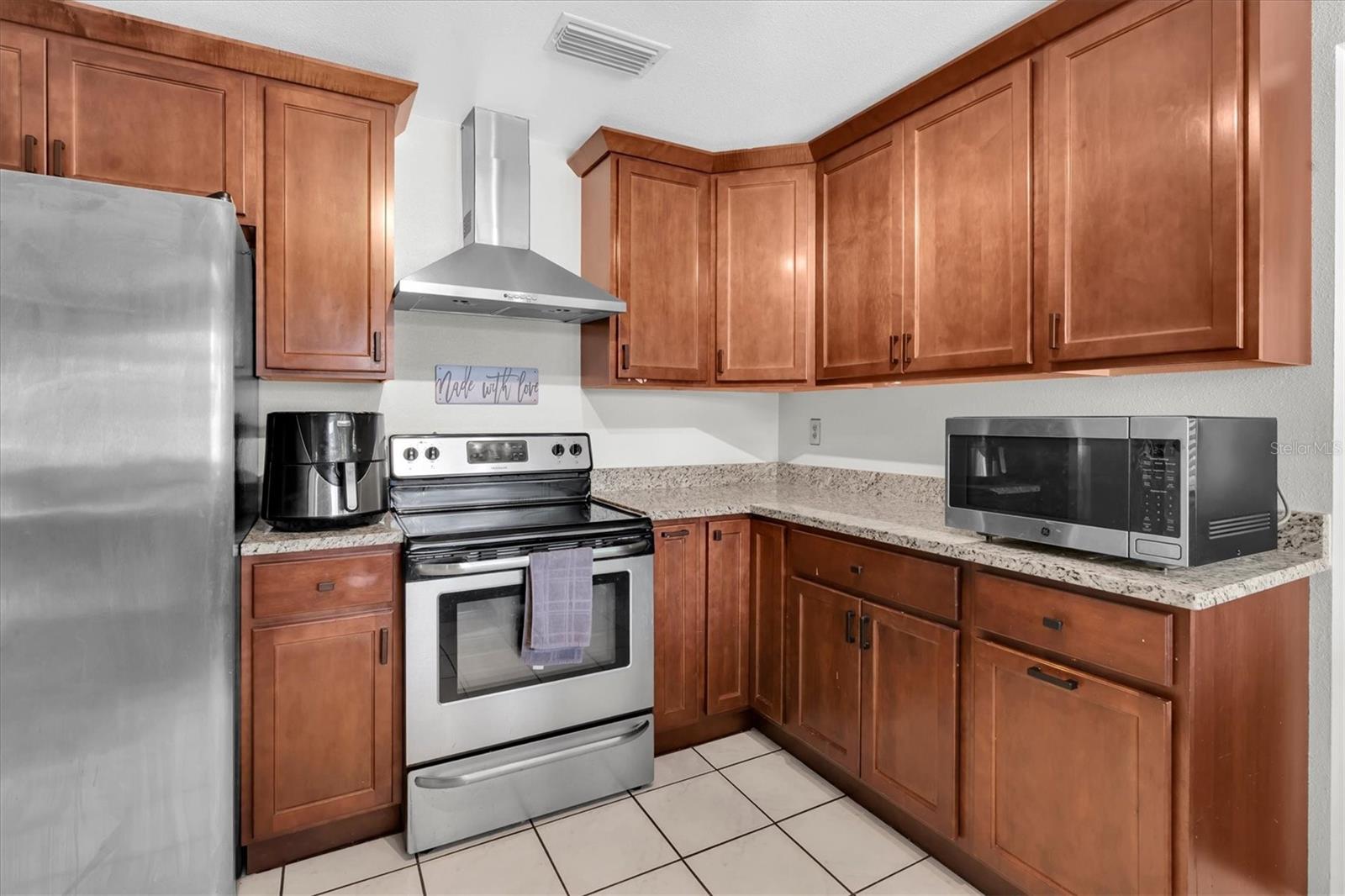 914 HARBOR CIR — photo 16