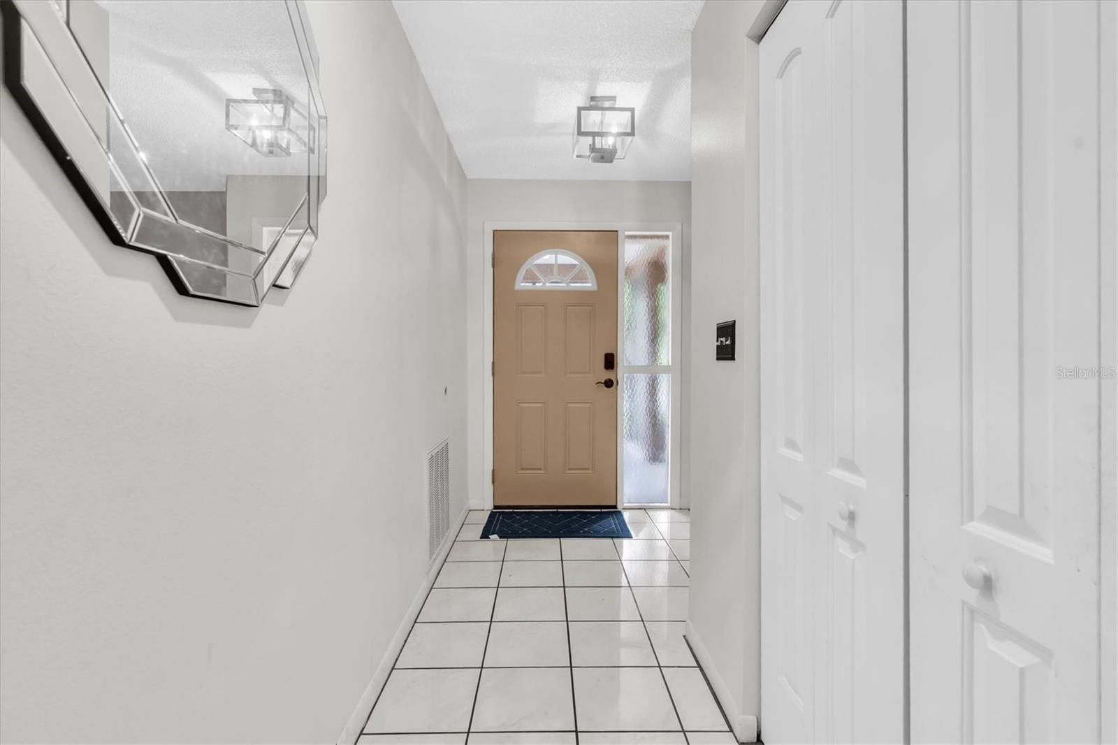 914 HARBOR CIR — photo 4