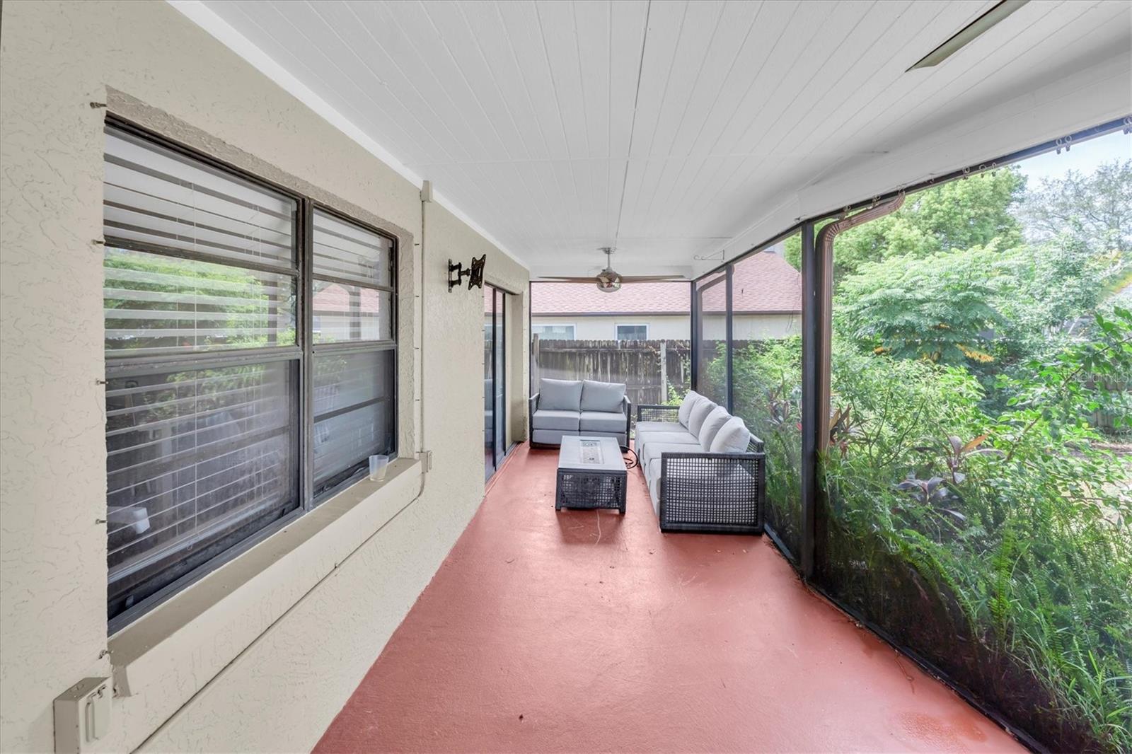 914 HARBOR CIR — photo 31