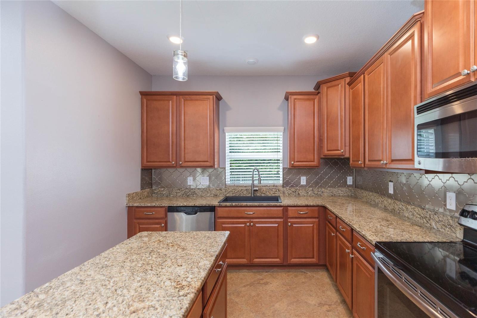 11508 MANSFIELD POINT DR — photo 20