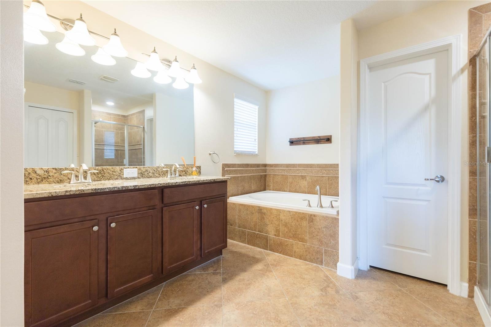 11508 MANSFIELD POINT DR — photo 30