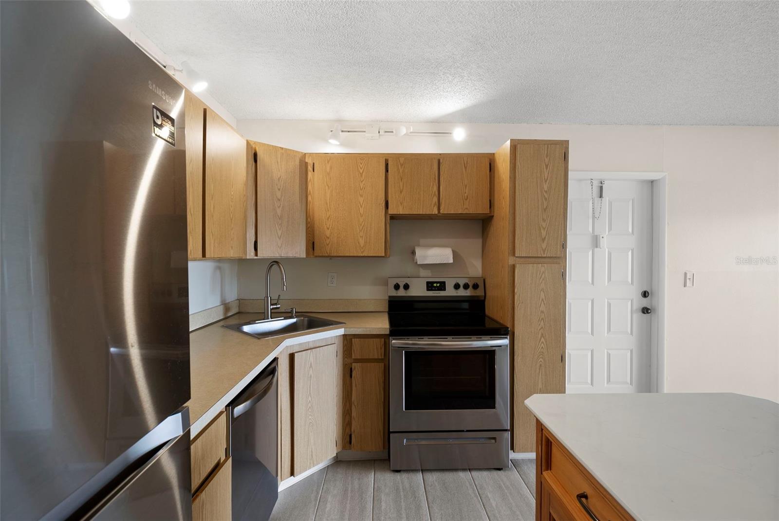 1423 PINE GLEN LN #C1 — photo 7