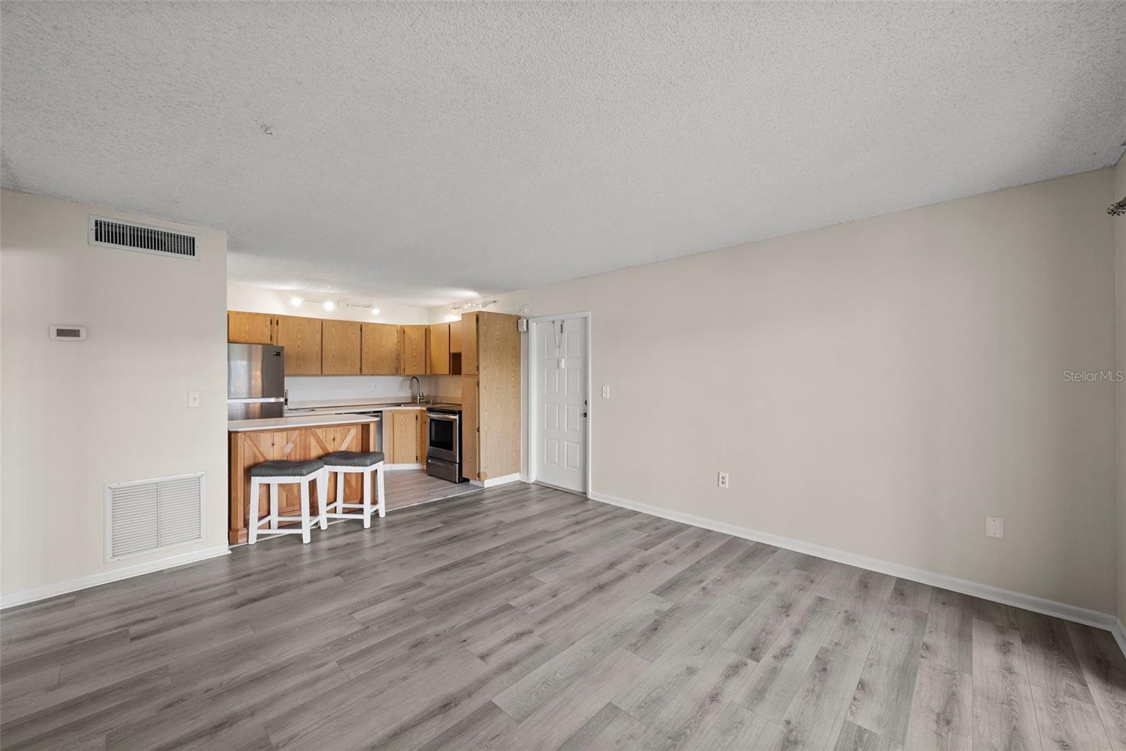 1423 PINE GLEN LN #C1 — photo 3