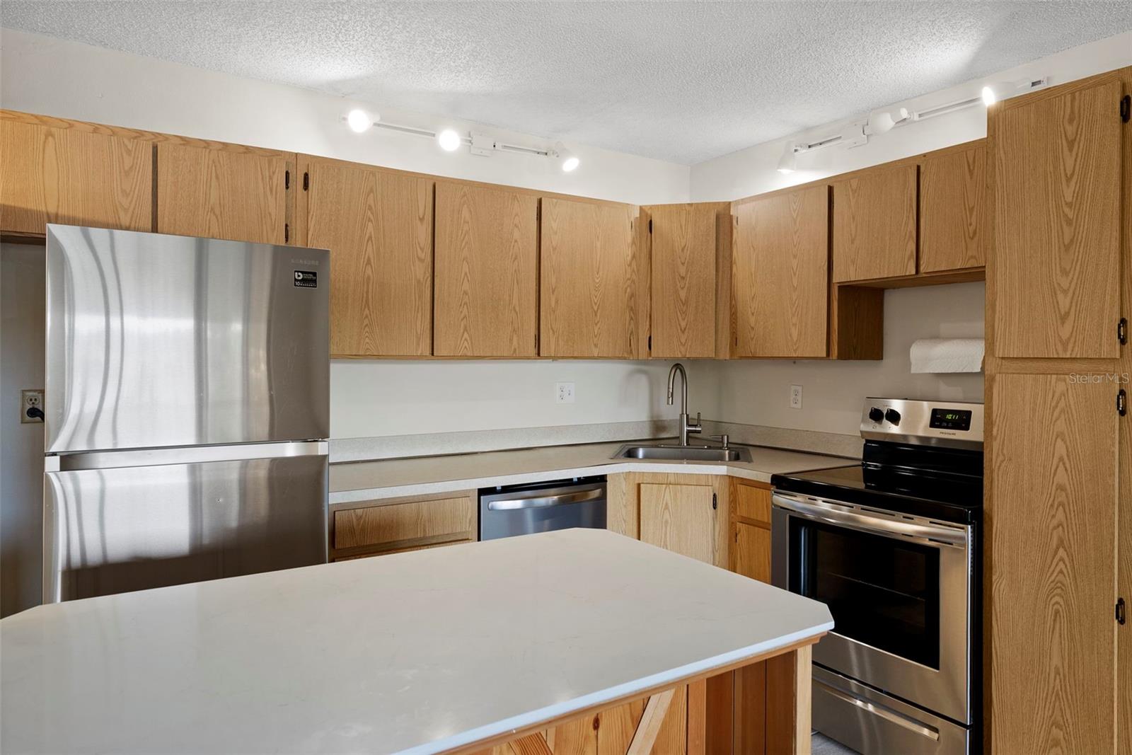 1423 PINE GLEN LN #C1 — photo 5