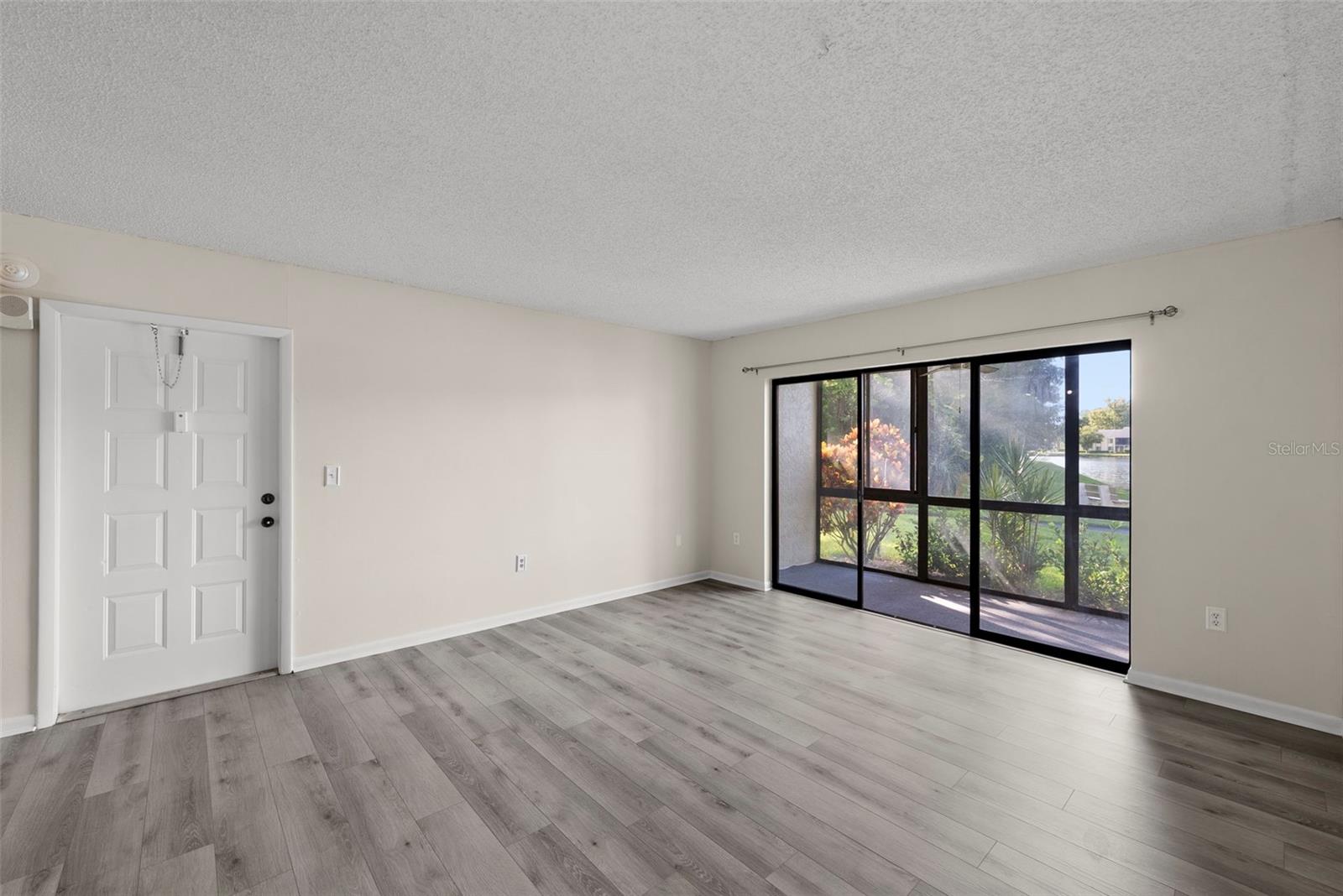 1423 PINE GLEN LN #C1 — photo 9