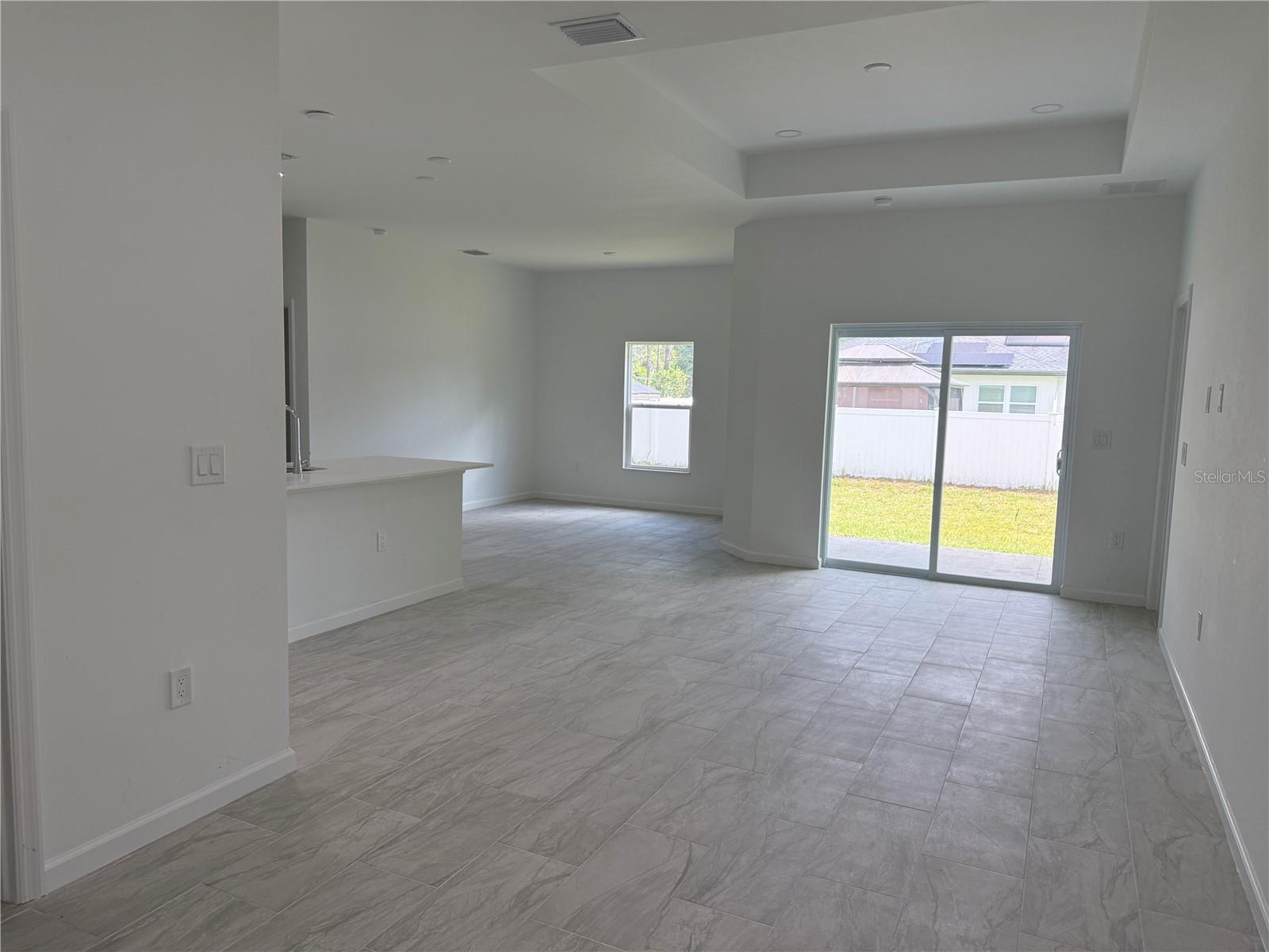 2964 WELLS AVE — photo 4