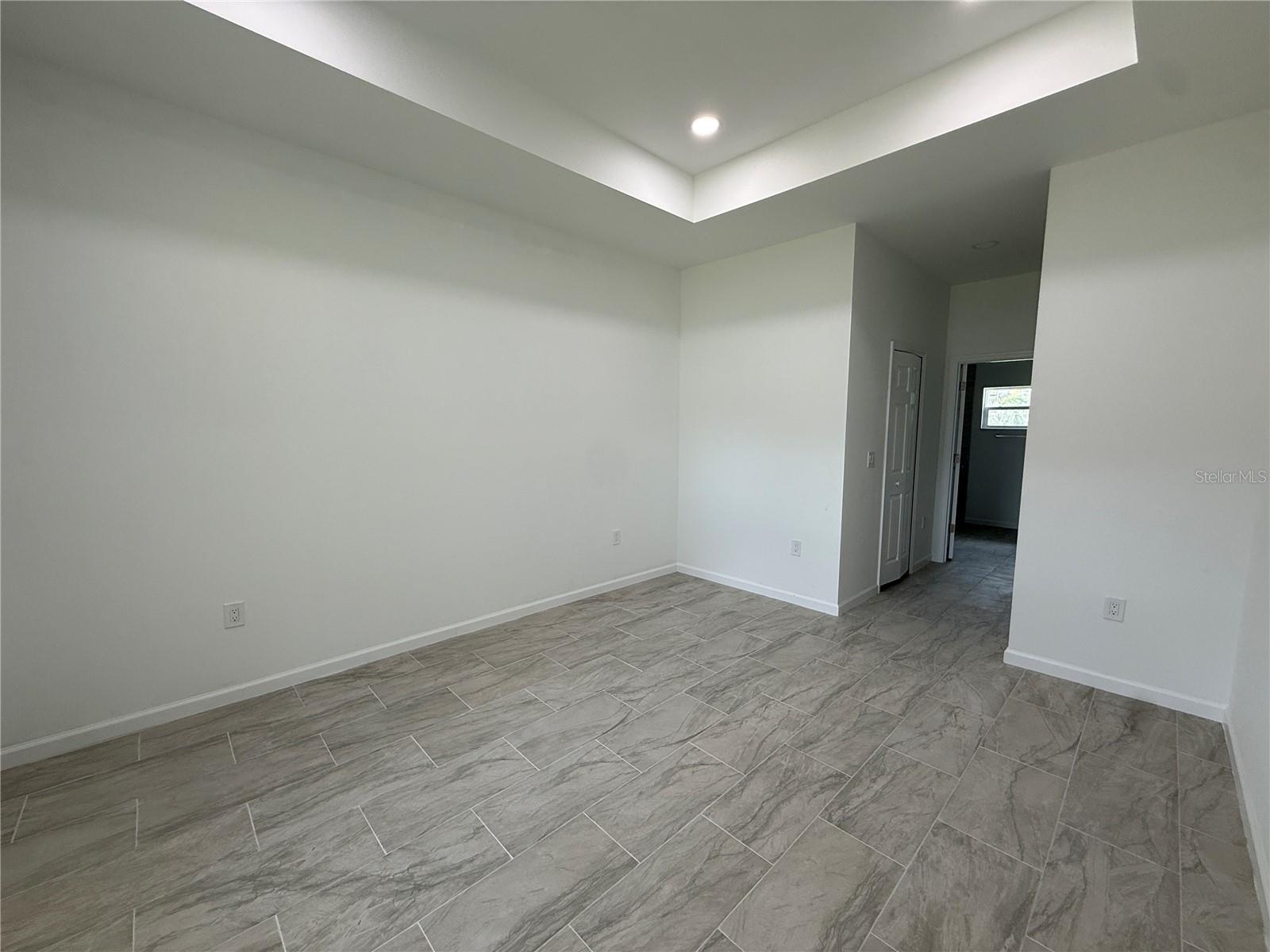 2964 WELLS AVE — photo 10