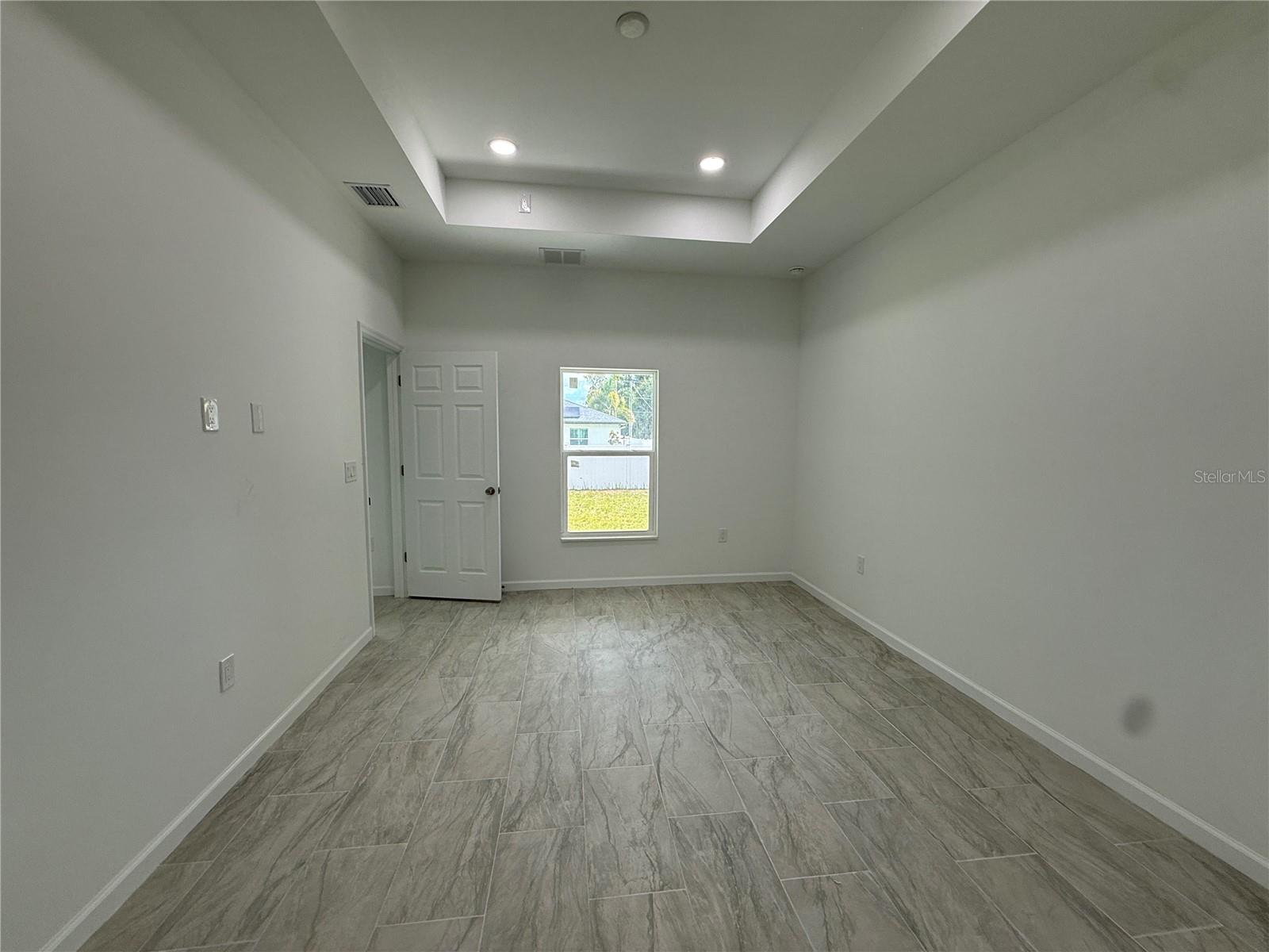 2964 WELLS AVE — photo 11