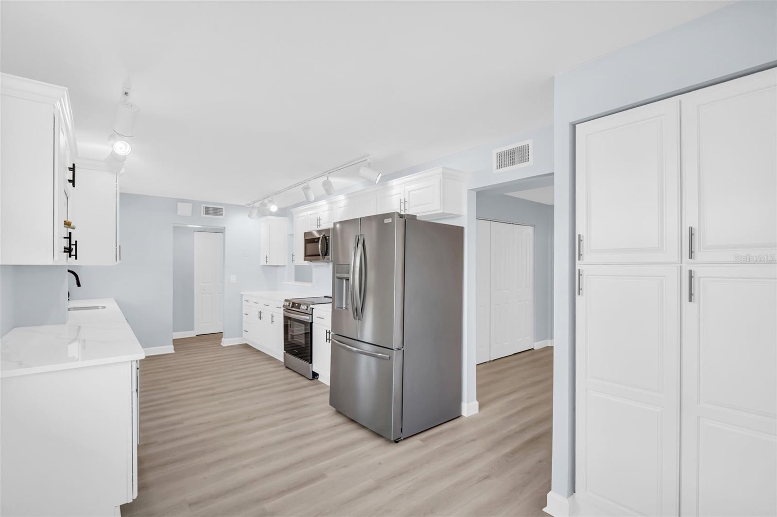 7930 SUN ISLAND DR S #104 — photo 7