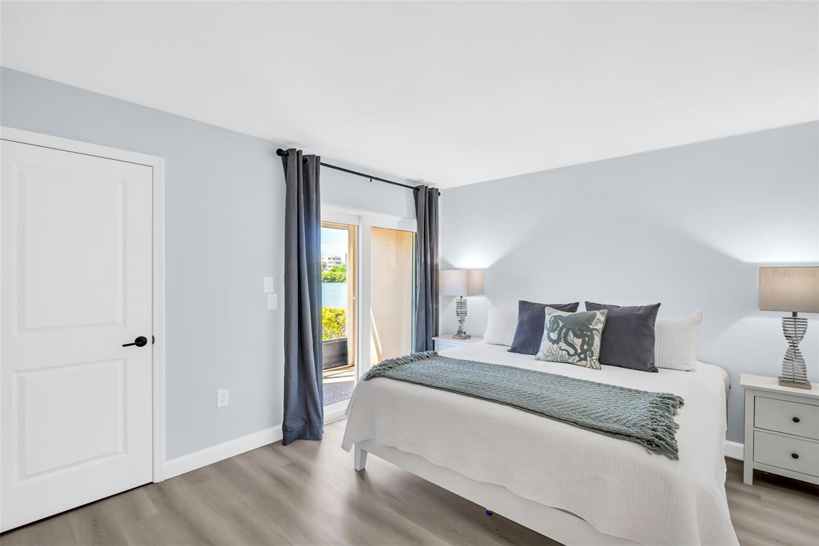 7930 SUN ISLAND DR S #104 — photo 12