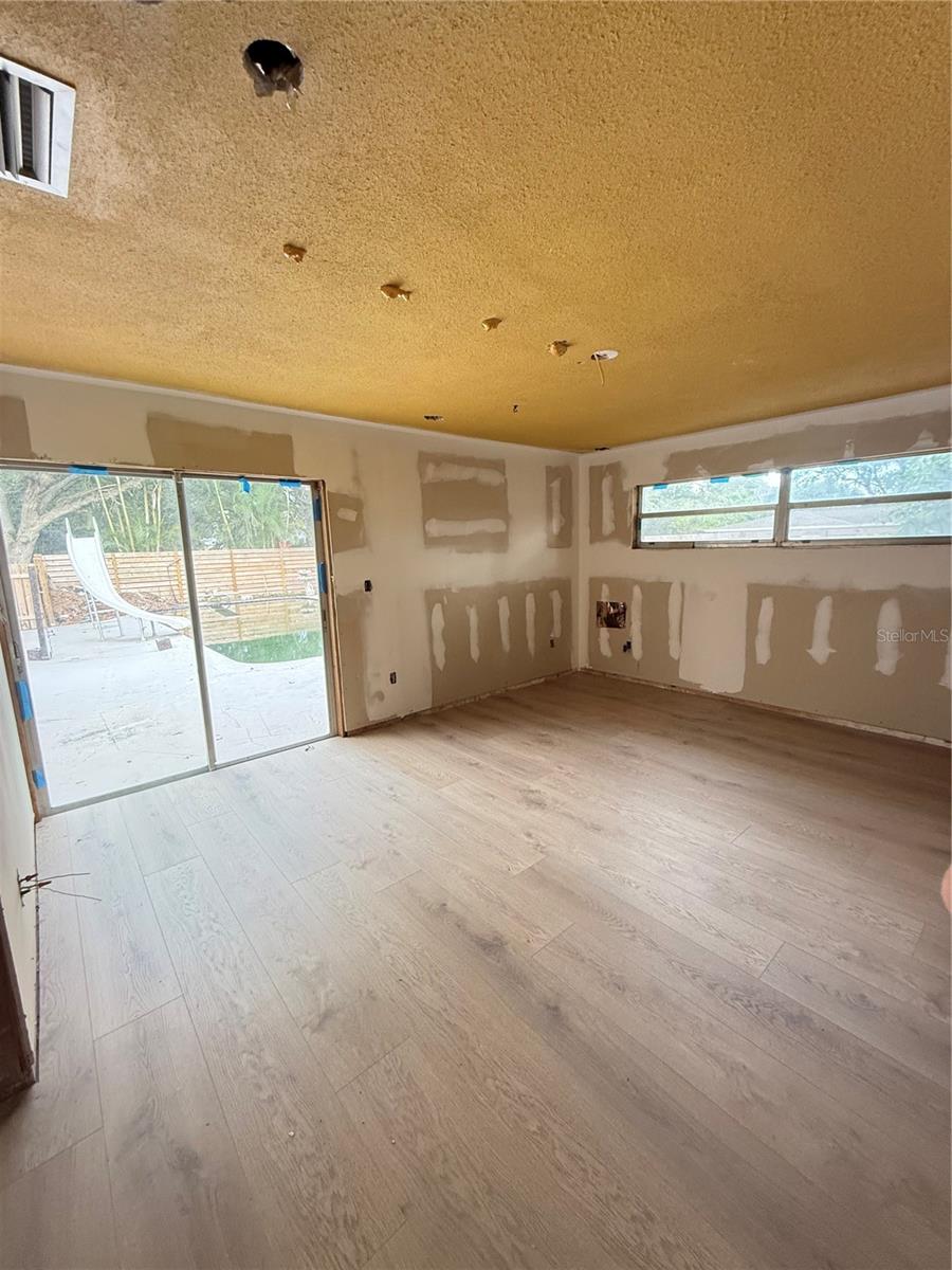 384 LENTZ RD — photo 22