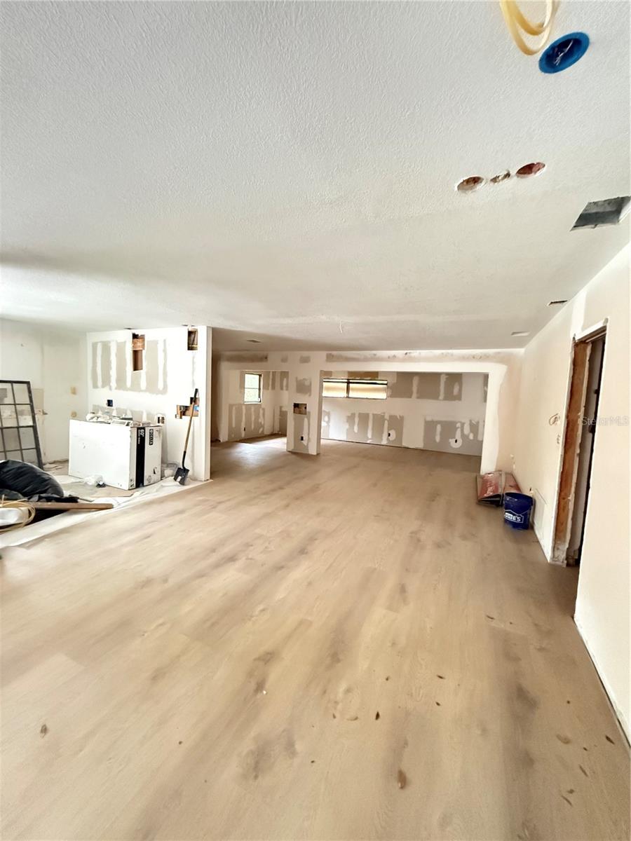 384 LENTZ RD — photo 9