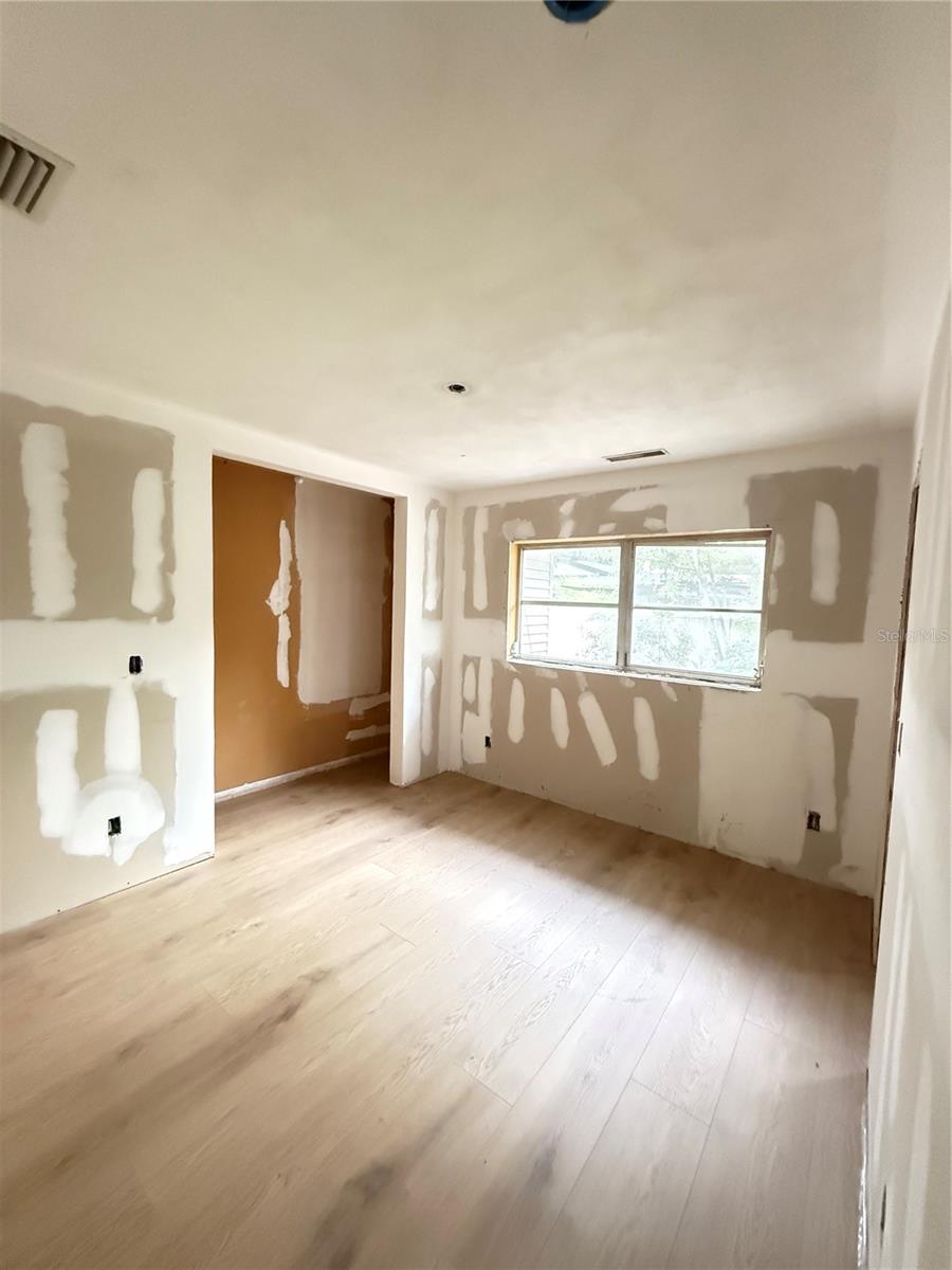 384 LENTZ RD — photo 12