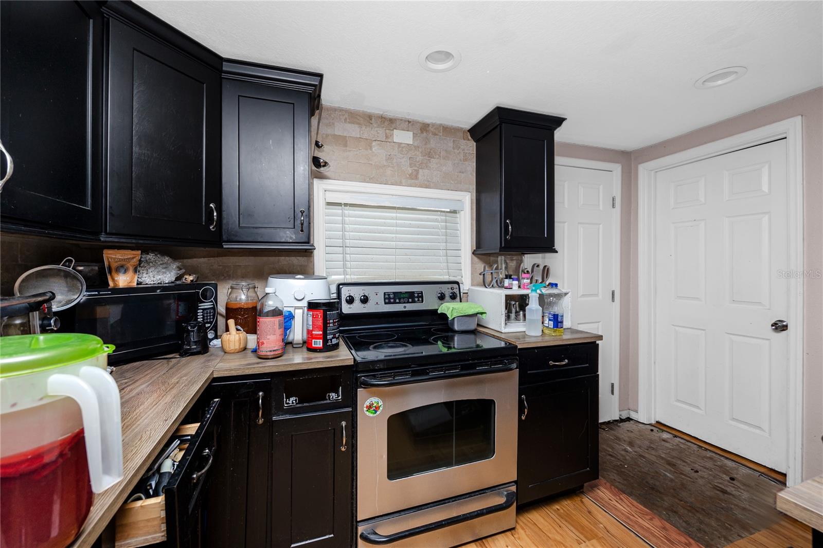 1250 LAKEVIEW RD — photo 6