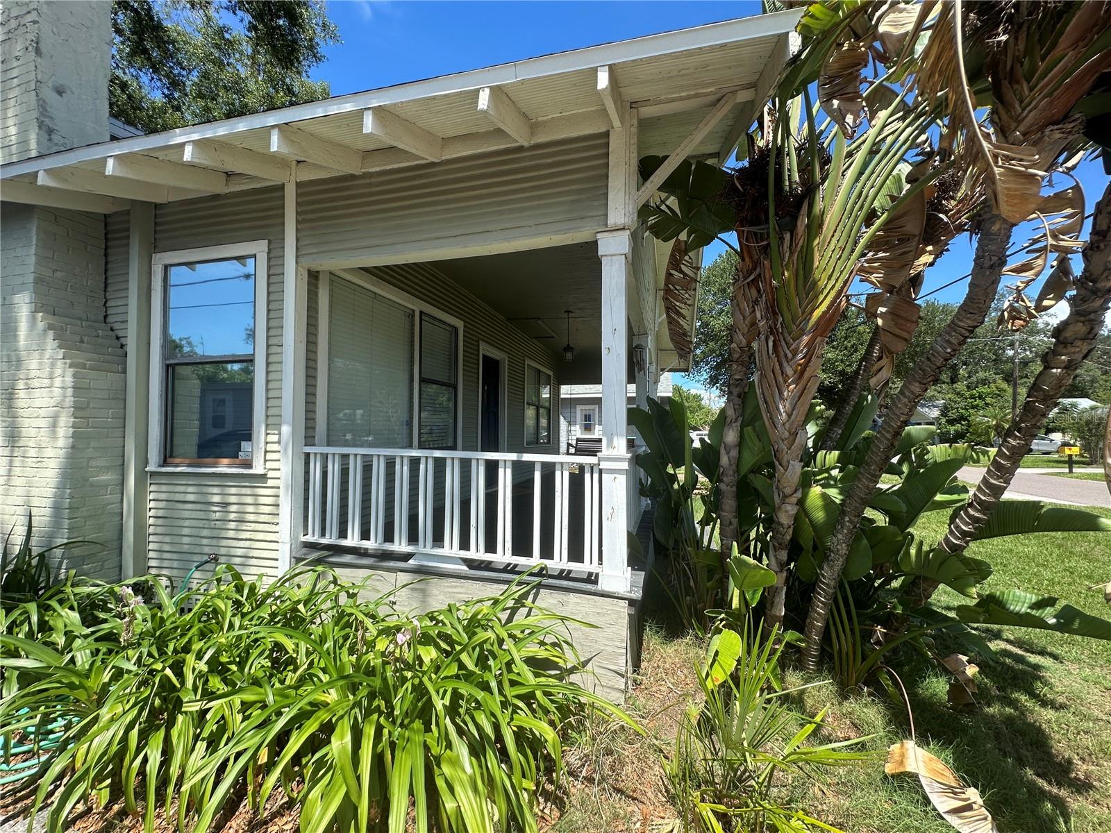1308 E FRIERSON AVE — photo 4