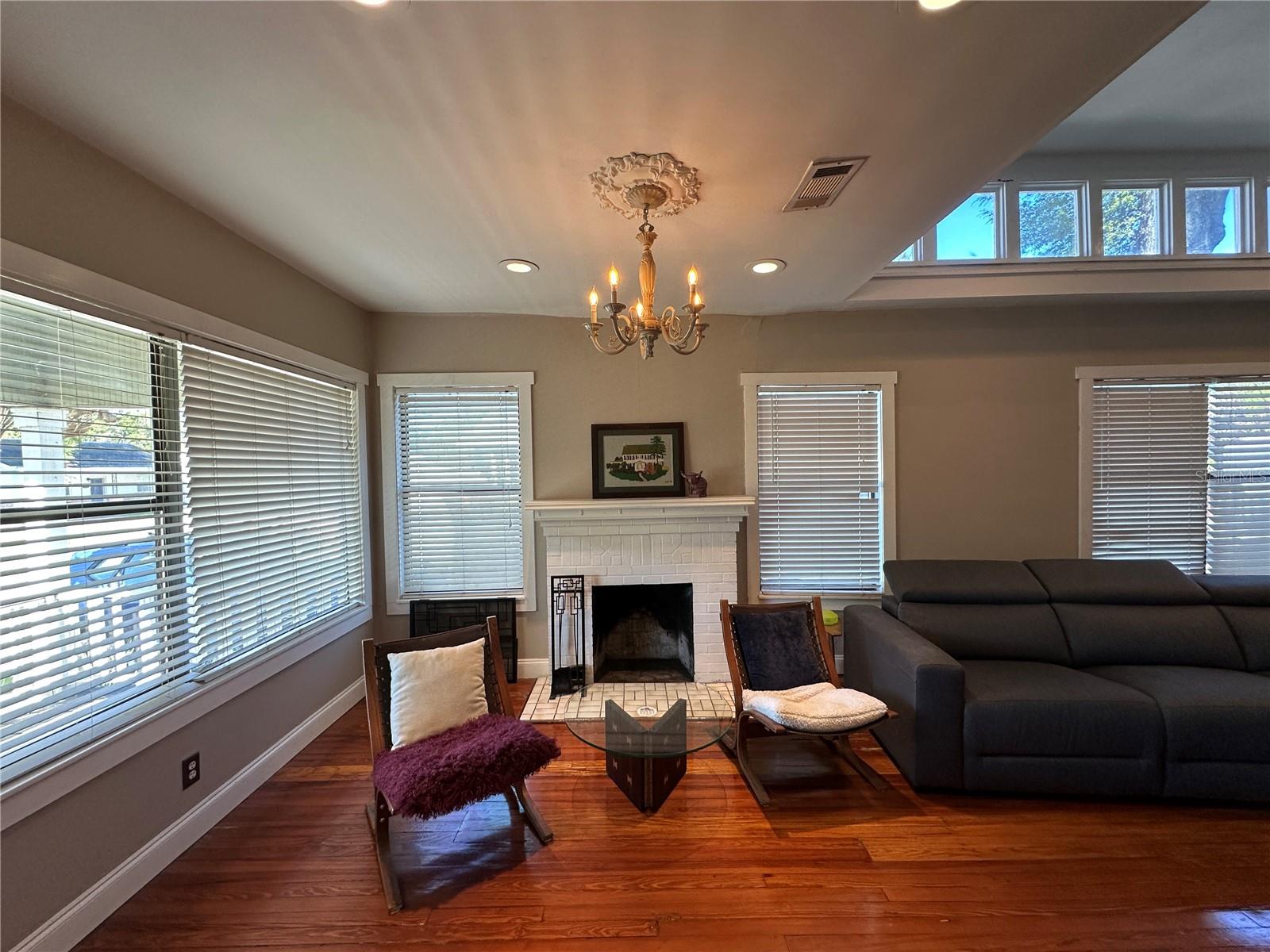 1308 E FRIERSON AVE — photo 7