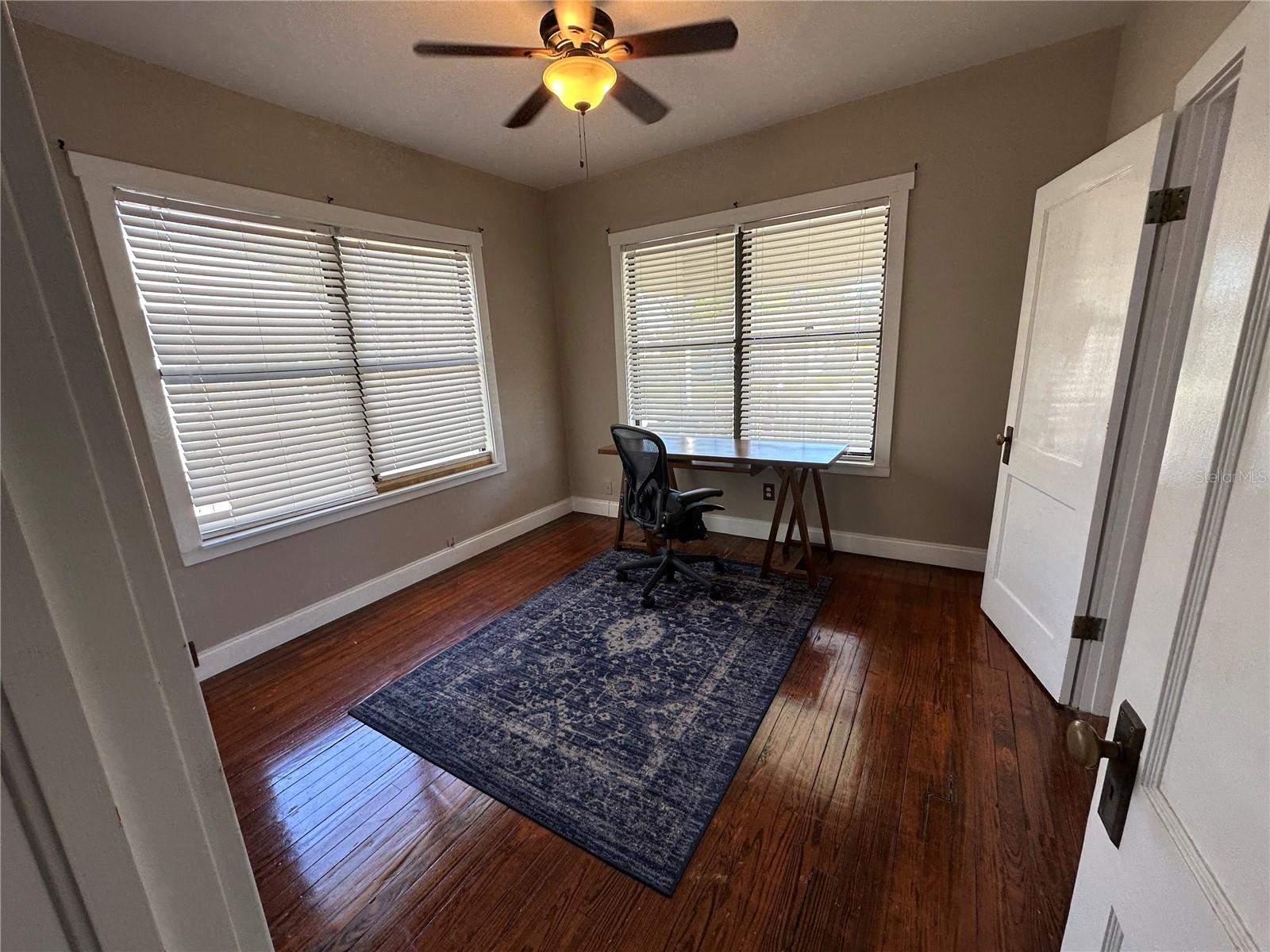 1308 E FRIERSON AVE — photo 9