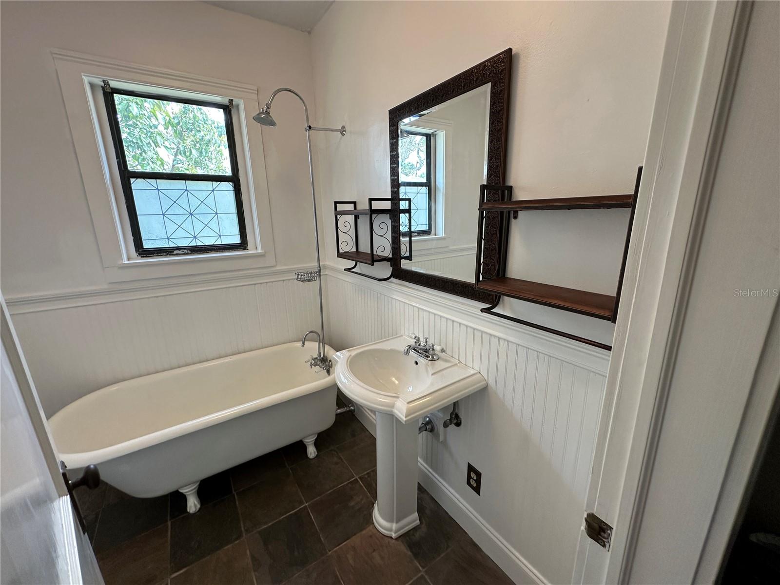 1308 E FRIERSON AVE — photo 19