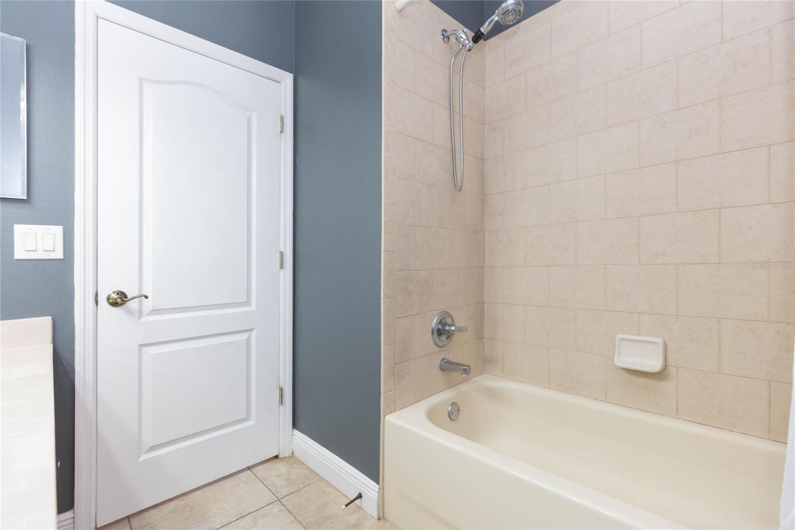 11544 PINE HOLLOW WAY — photo 32