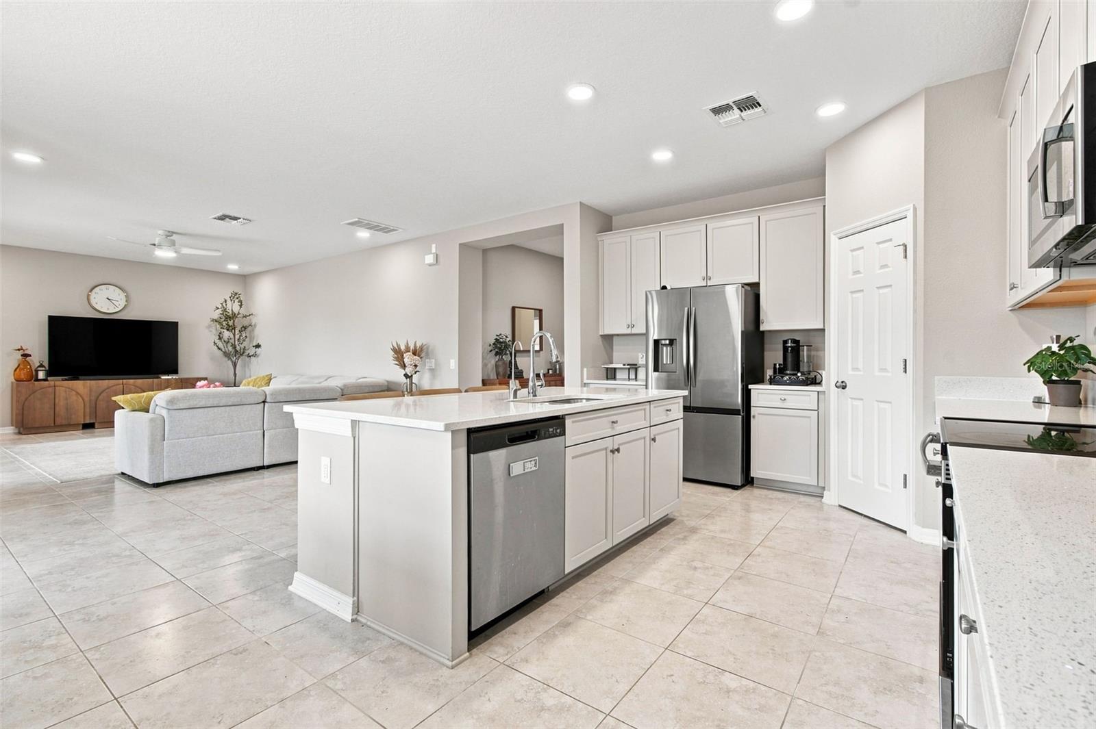31840 SAPNA CHIME DR — photo 17