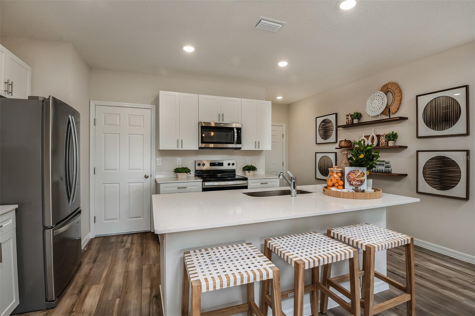 9875 PELICAN COAST DR — photo 2