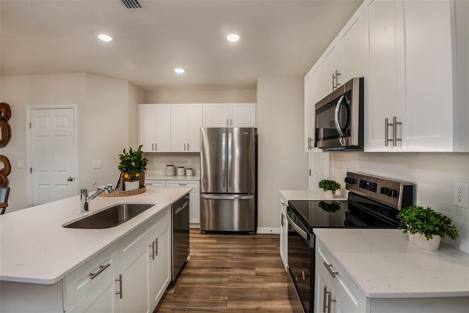9875 PELICAN COAST DR — photo 10