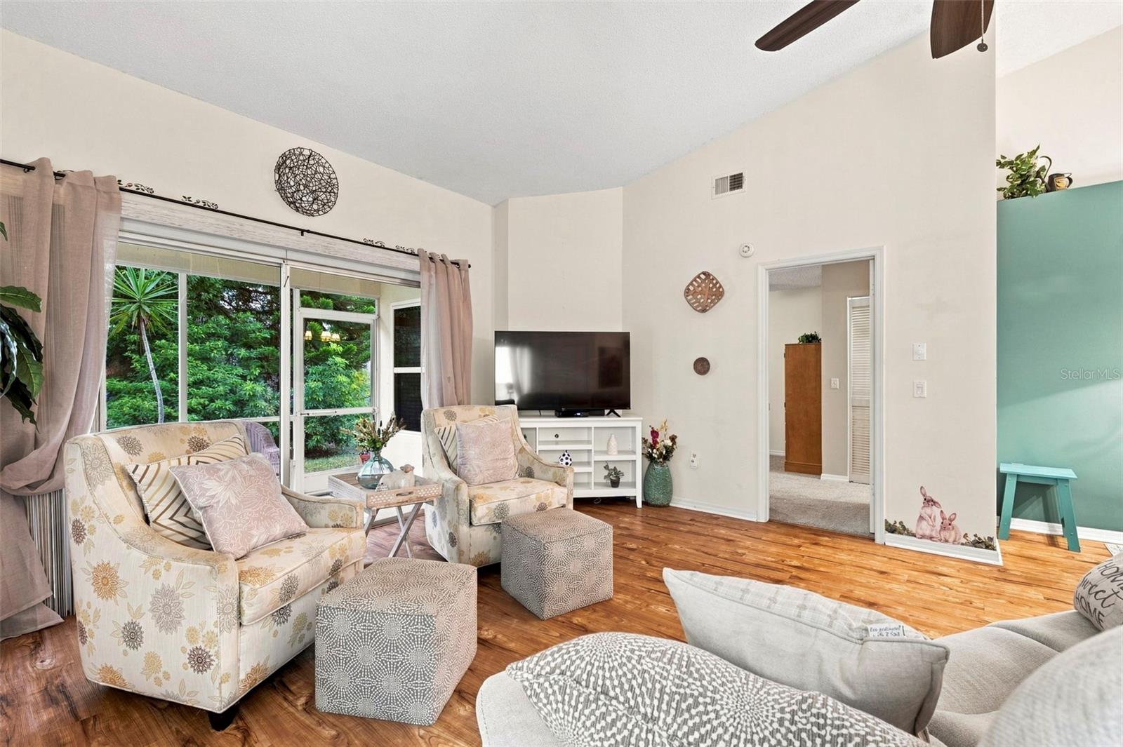 7637 BALHARBOUR DR — photo 9