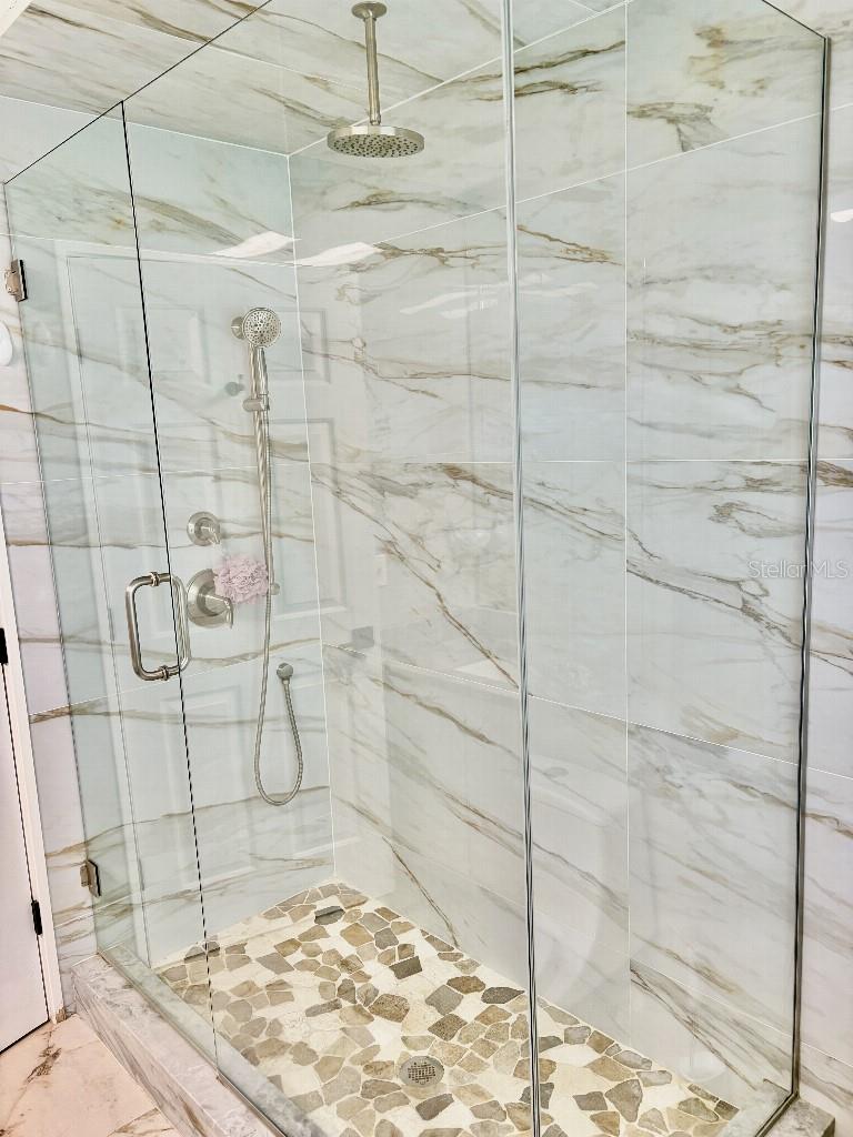 154 LOOKOUT POINT DR — photo 25