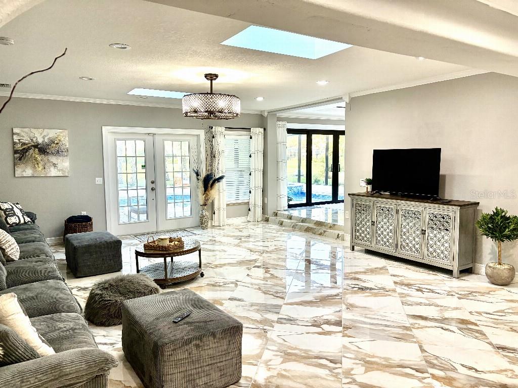 154 LOOKOUT POINT DR — photo 7