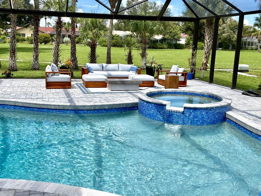 154 LOOKOUT POINT DR — photo 42