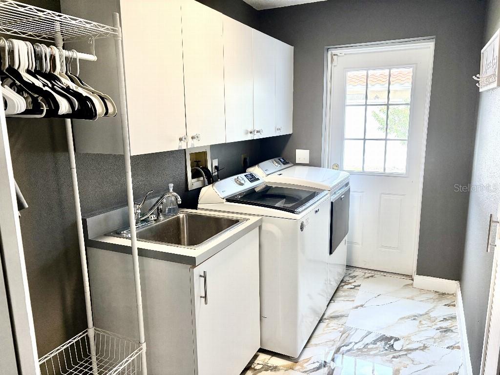 154 LOOKOUT POINT DR — photo 23