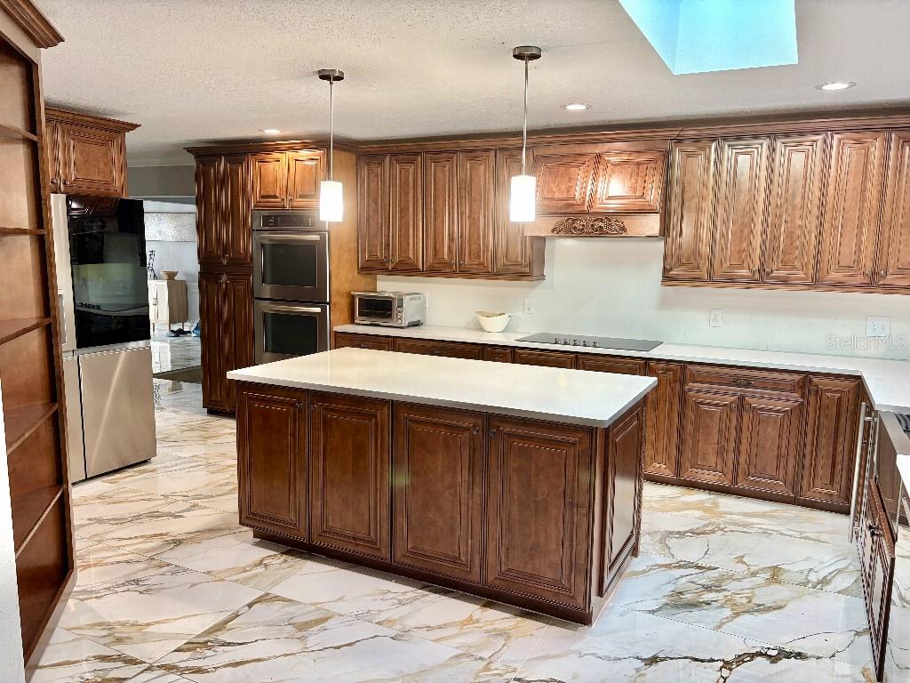 154 LOOKOUT POINT DR — photo 15