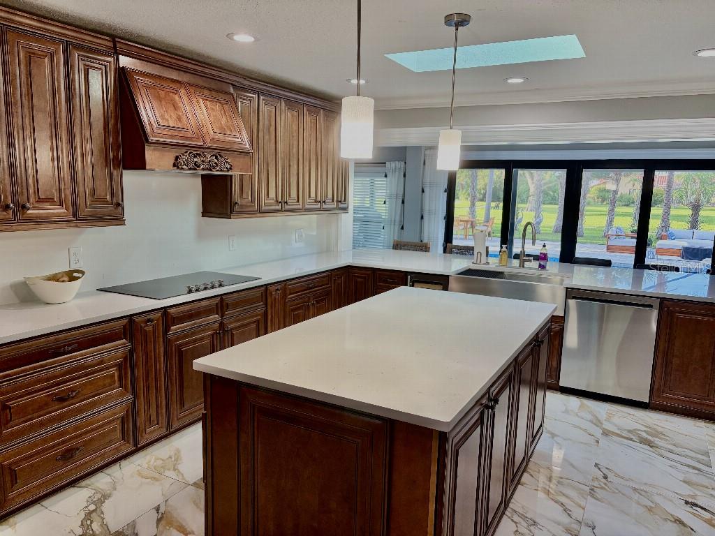 154 LOOKOUT POINT DR — photo 17