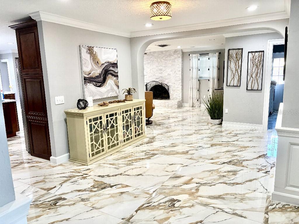 154 LOOKOUT POINT DR — photo 11