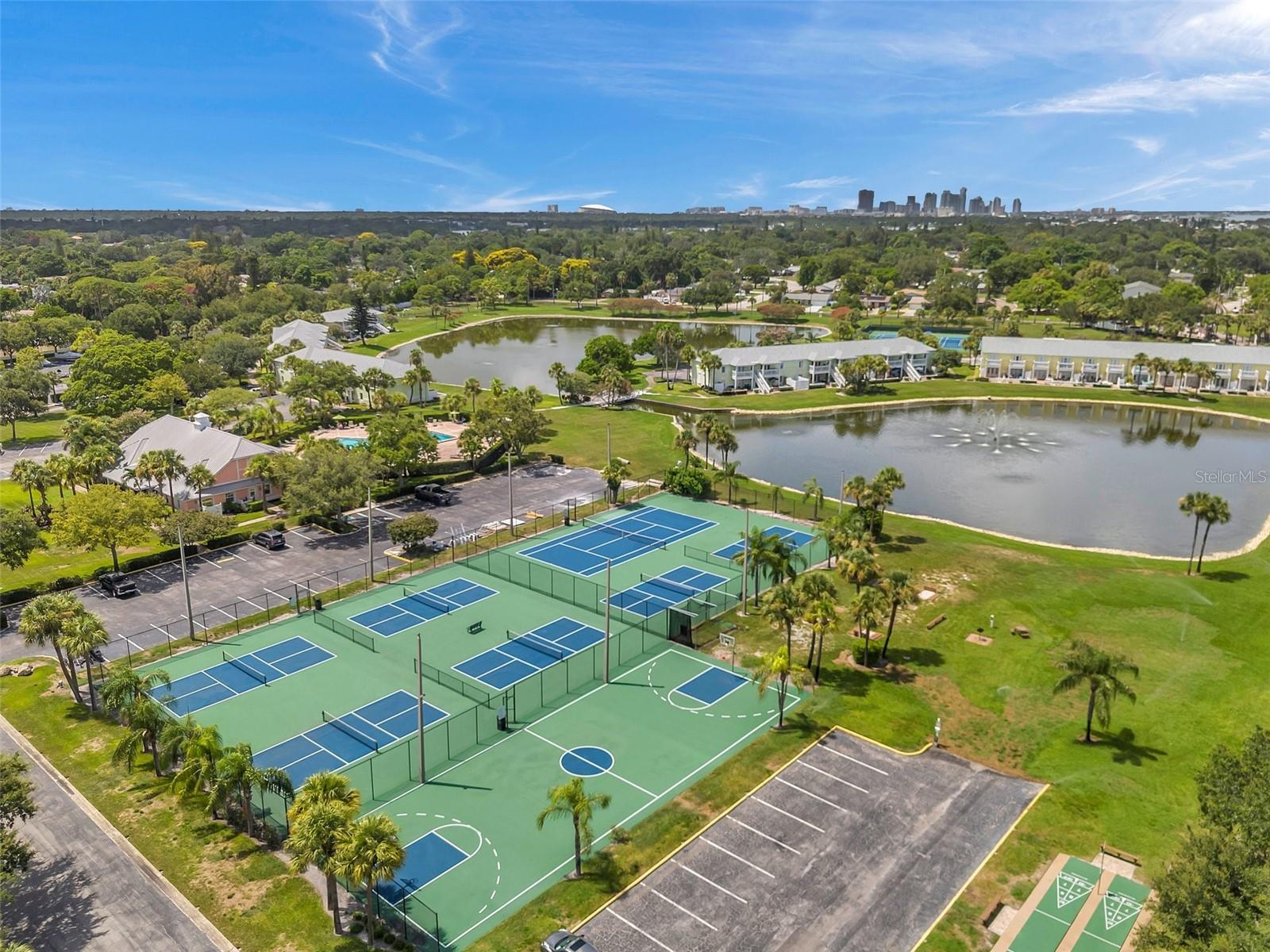 5257 BEACH DR SE #D — photo 34