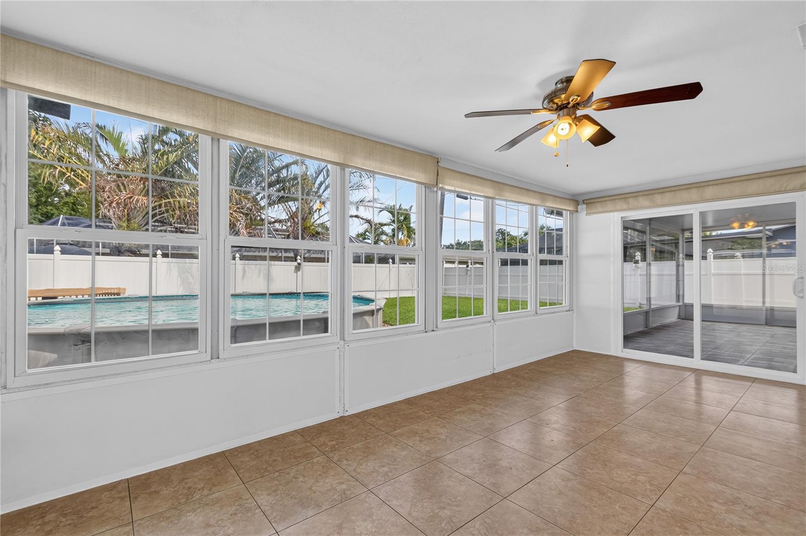 487 LAKE HILL LN — photo 17