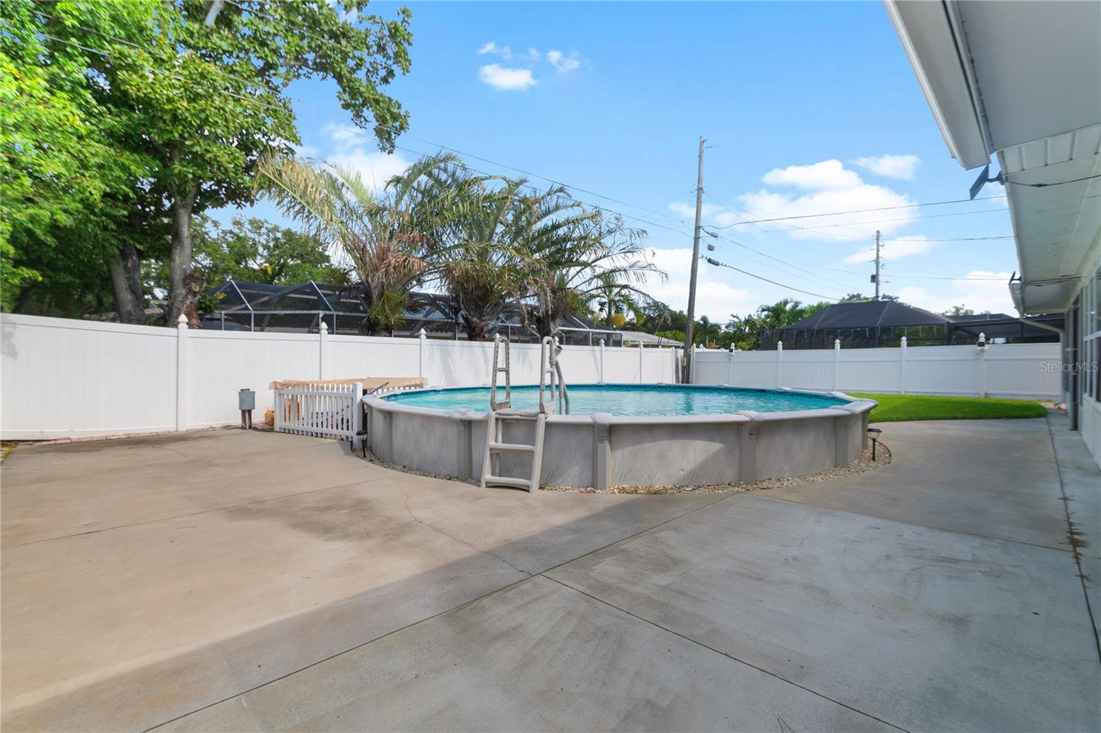 487 LAKE HILL LN — photo 6