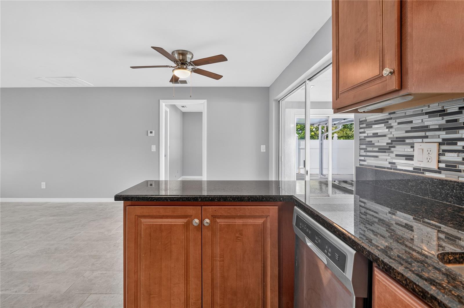487 LAKE HILL LN — photo 16