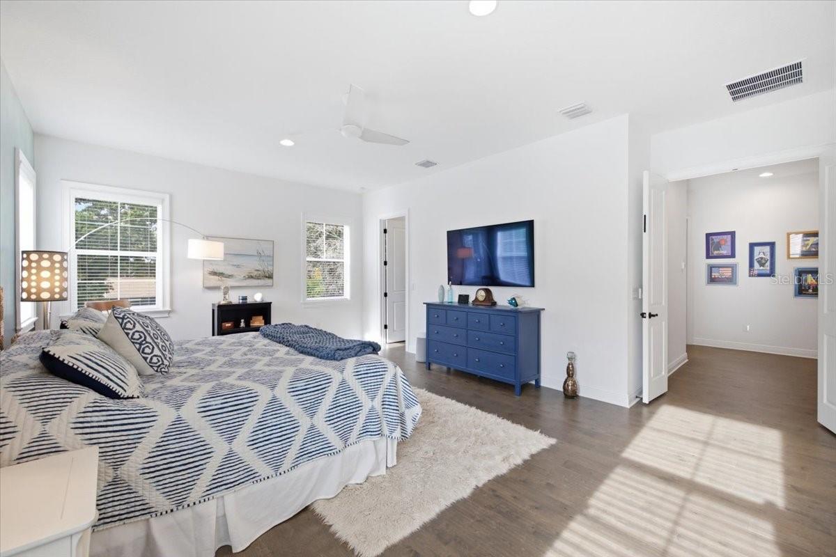 807 W KENTUCKY AVE — photo 50