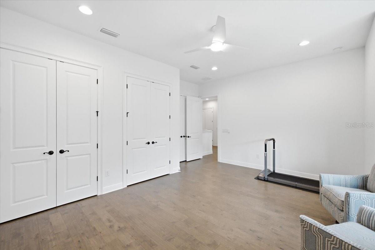 807 W KENTUCKY AVE — photo 59