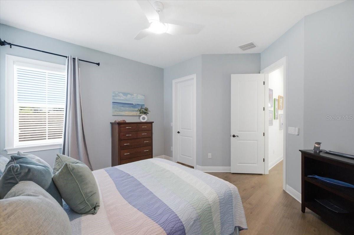 807 W KENTUCKY AVE — photo 38