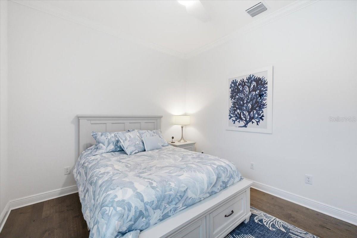 807 W KENTUCKY AVE — photo 32