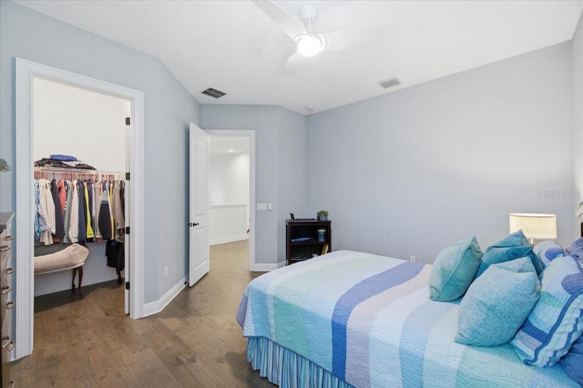 807 W KENTUCKY AVE — photo 39