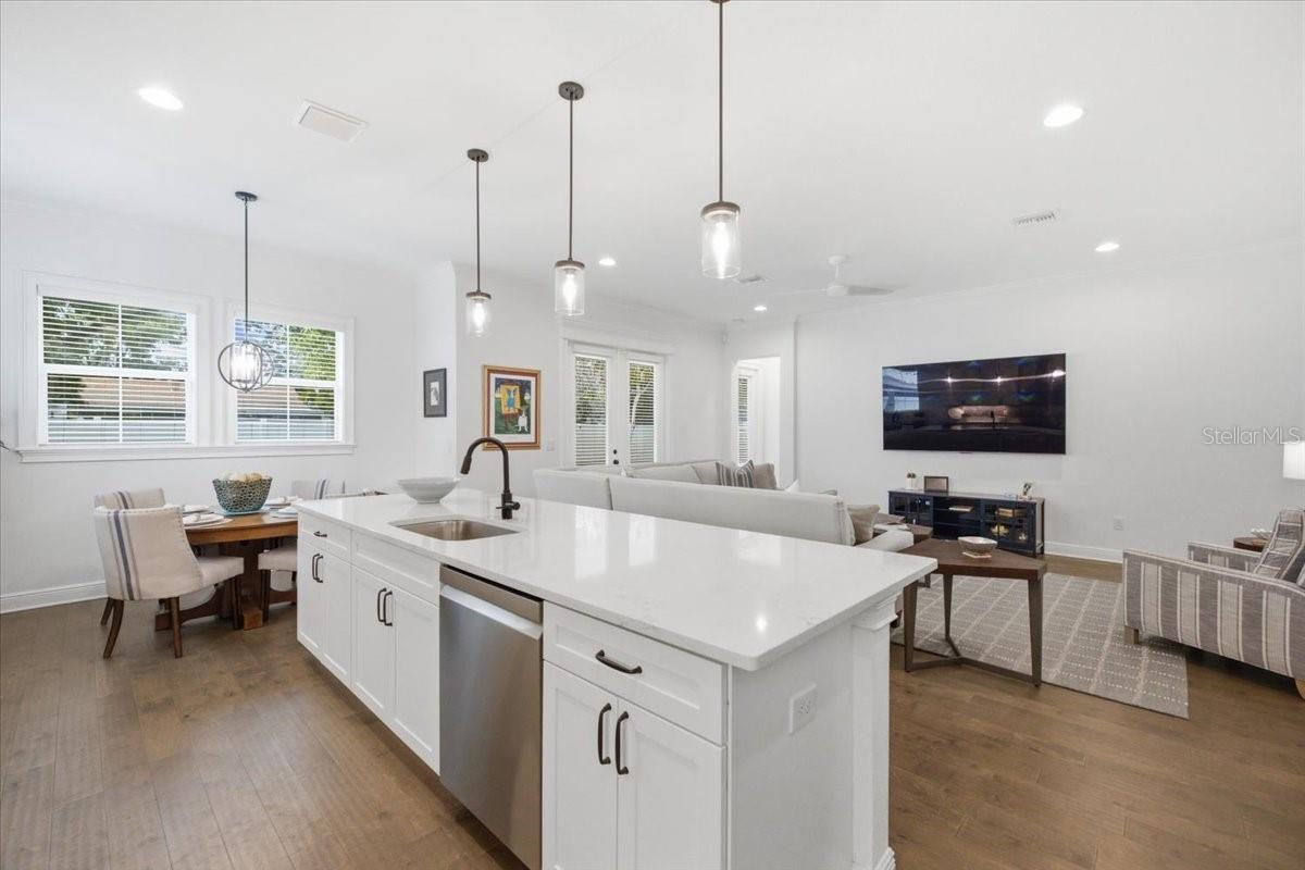 807 W KENTUCKY AVE — photo 29