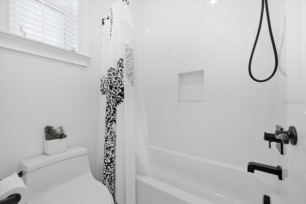 807 W KENTUCKY AVE — photo 40