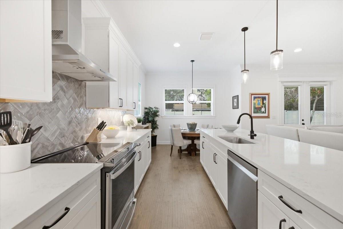 807 W KENTUCKY AVE — photo 28