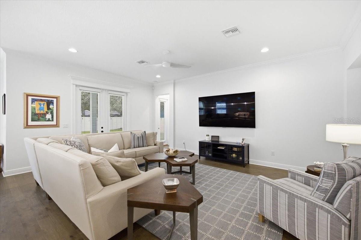 807 W KENTUCKY AVE — photo 22
