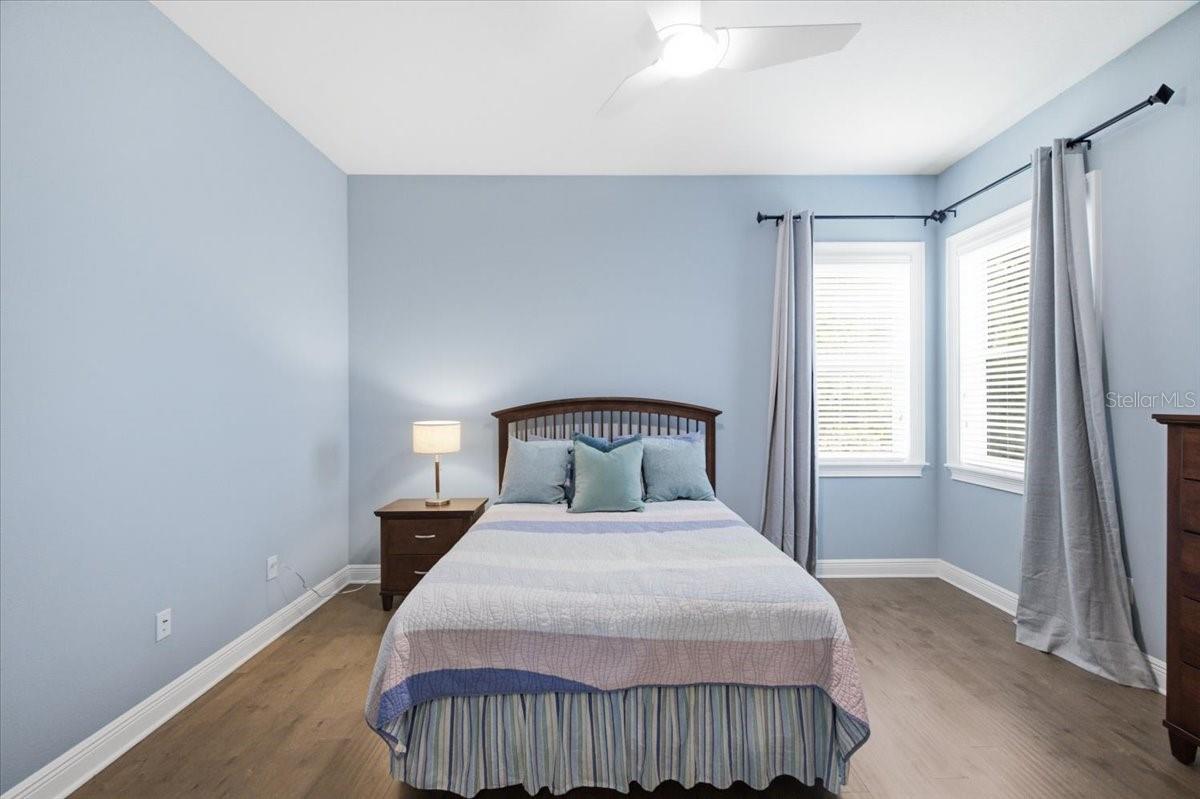 807 W KENTUCKY AVE — photo 13