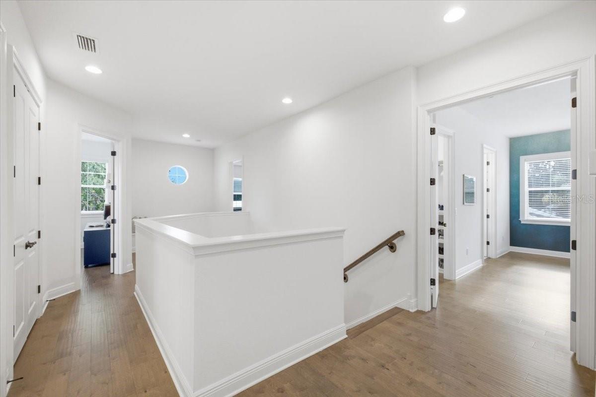 807 W KENTUCKY AVE — photo 37