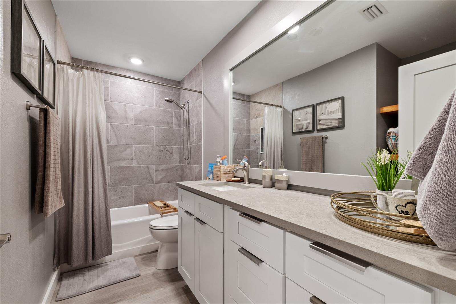 2780 N RIVERSIDE DR #805 — photo 30